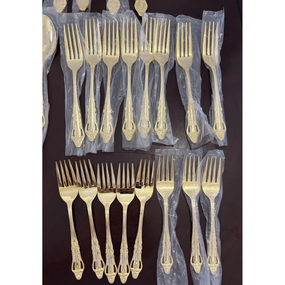 Gold Tone Flatware Set Service for 8 Stainless Korea Vintage Silverware 40 Pc